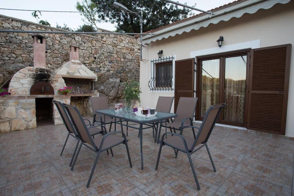 Serenity Resort Vrísai Екстериор снимка