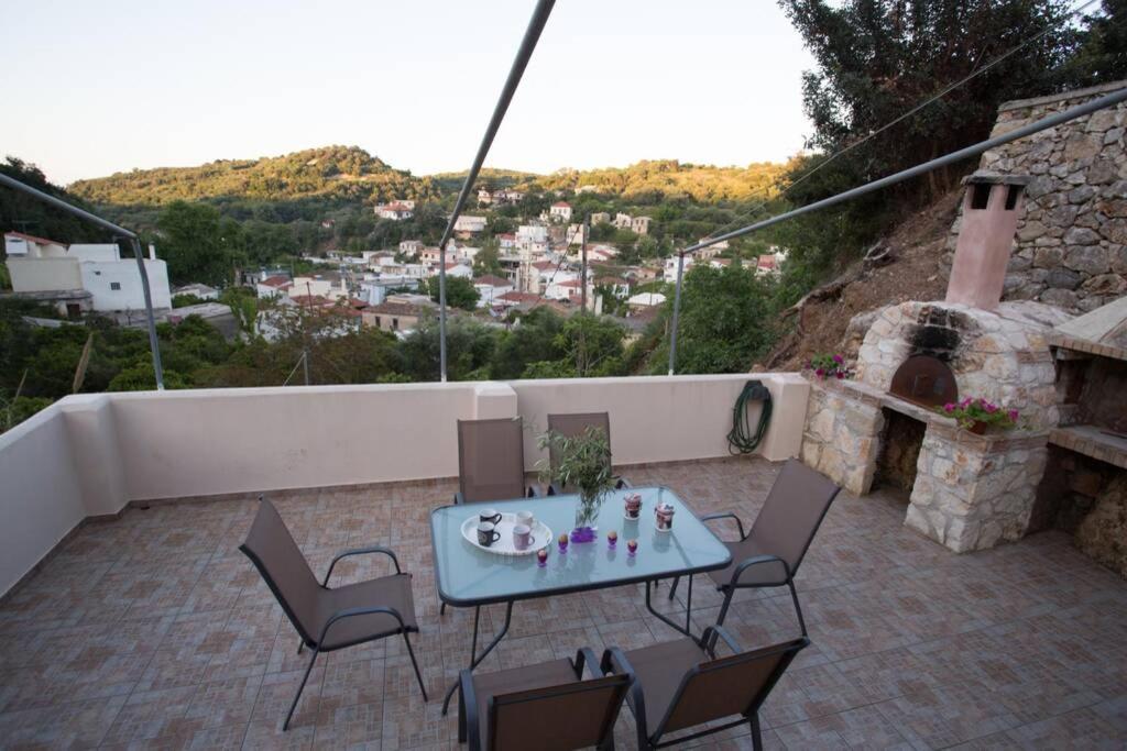 Serenity Resort Vrísai Екстериор снимка