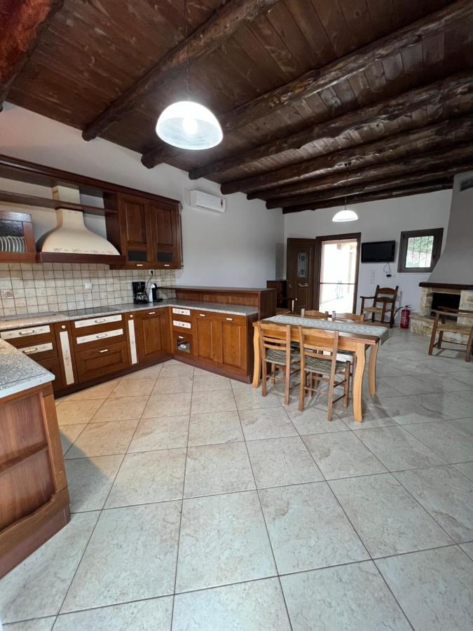 Serenity Resort Vrísai Екстериор снимка