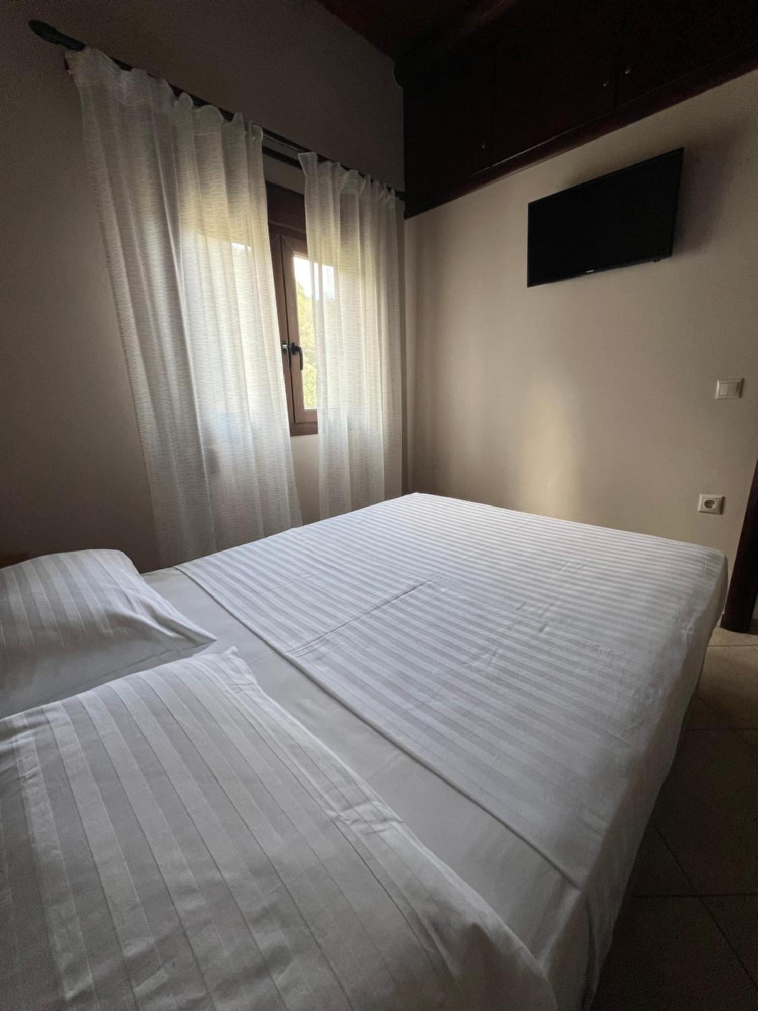Serenity Resort Vrísai Екстериор снимка